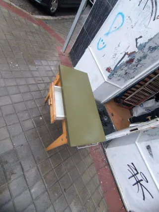 Mesa y 2 Sillas Plegables