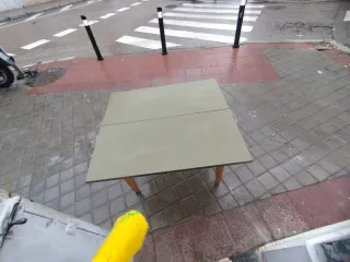 Mesa y 2 Sillas Plegables