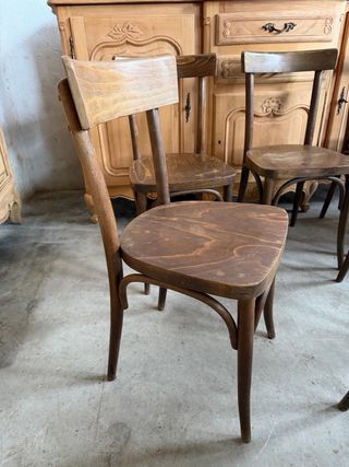 Juego de 8 Sillas de Madera