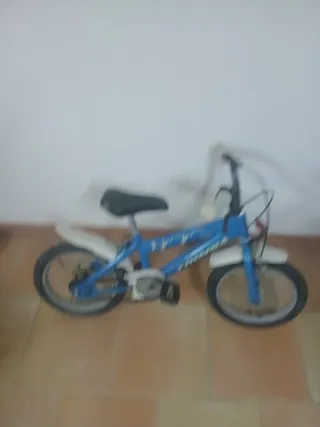 Bicicleta infantil azul