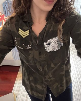 Camisa camuflaje con lentejuelas Zara