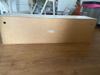 Mueble recibidor blanco y madera