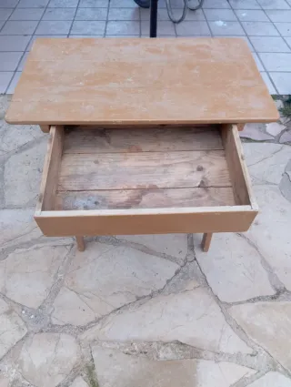 Mesa de cocina antigua de madera