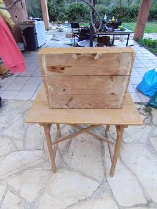 Mesa de cocina antigua de madera