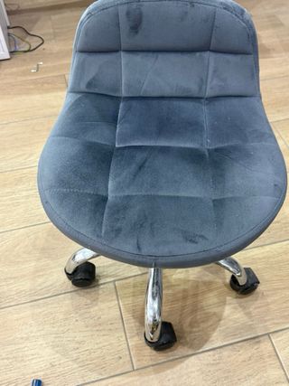 Sedie da ufficio grigie con ruote