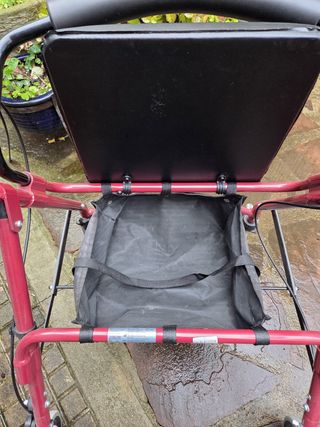 Andador para mayores con asiento