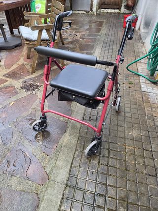 Andador para mayores con asiento