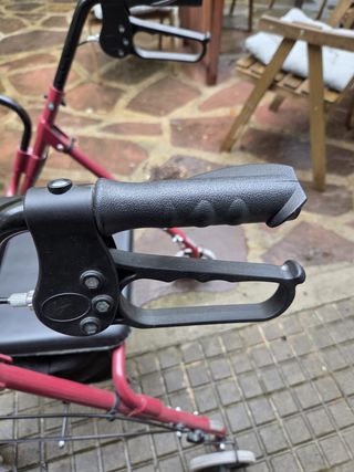 Andador para mayores con asiento