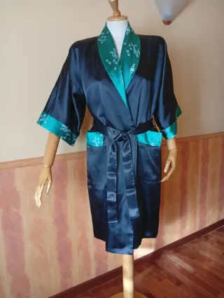 Kimono reversible. Mira fotos y lee descripción.