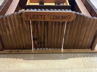 Fuerte de juguete de madera