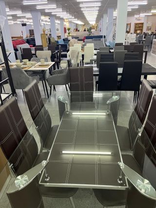 Nuevo mesa de comedro +6 sillas!!