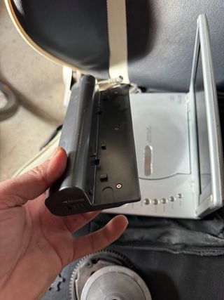 Reproductor DVD Denver Portátil MT738 MPEG4