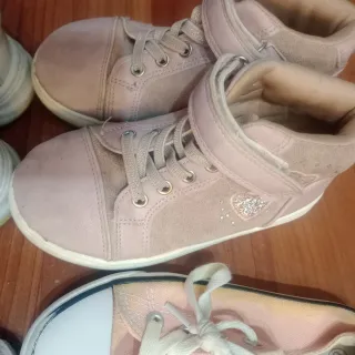 Lote 5 calzados niña T28