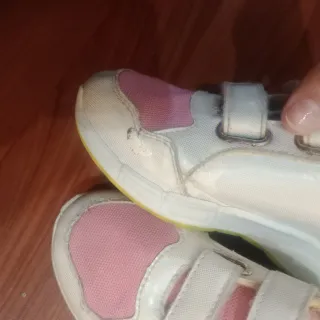 Lote 5 calzados niña T28