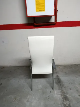Silla de comedor moderna polipiel blanca metálicas