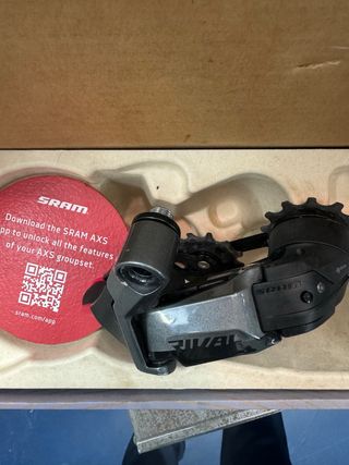 Cambio Sram Rival AXS.