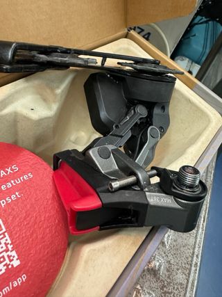 Cambio Sram Rival AXS.