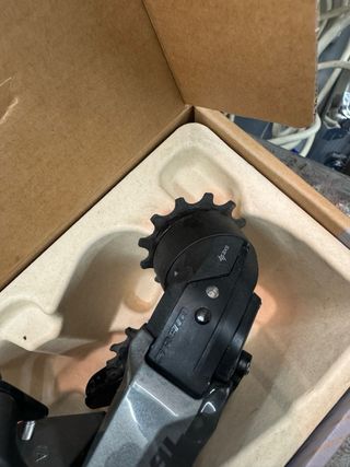 Cambio Sram Rival AXS.