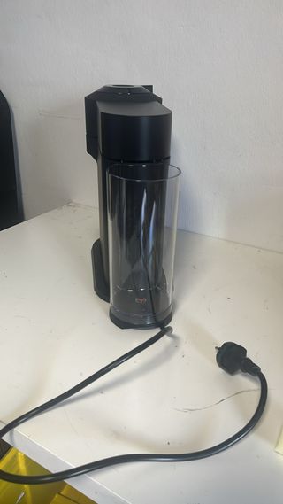 Cafetera Nespresso Vertuo Next Negra Mate