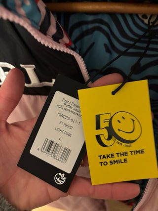 Plumas Karl Kani Reversible Negra y Rosa