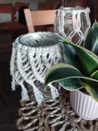 Tarros de macramé decorativos