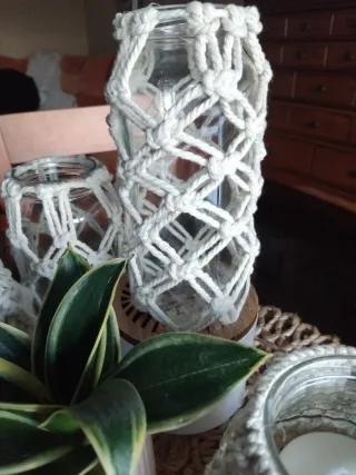 Tarros de macramé decorativos
