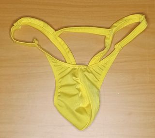 Tanga Chico Amarillo Talla S