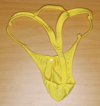 Tanga Chico Amarillo Talla S