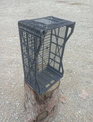 Caja de plástico negra