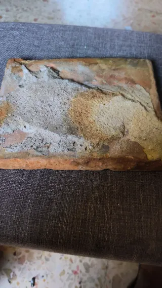 Ladrillo antiguo pintado a mano