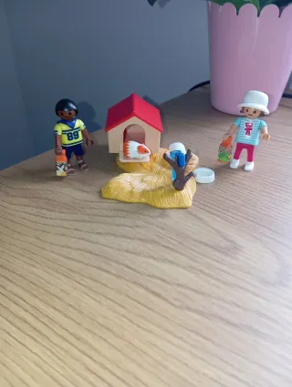 Playmobil niños con hámster y casa
