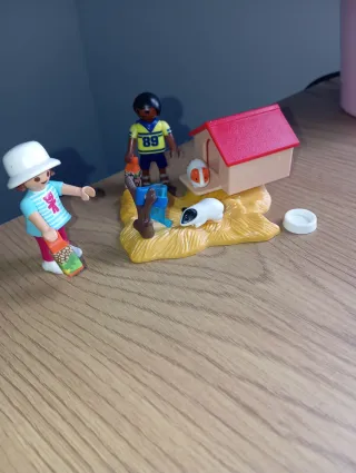 Playmobil niños con hámster y casa
