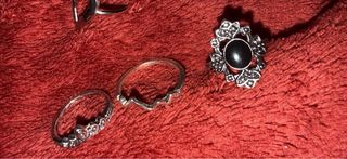 Conjunto de Bisutería: Anillos Dorados y Plateados