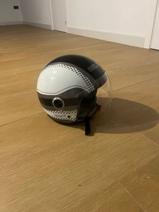 Casco Helix Negro y Blanco