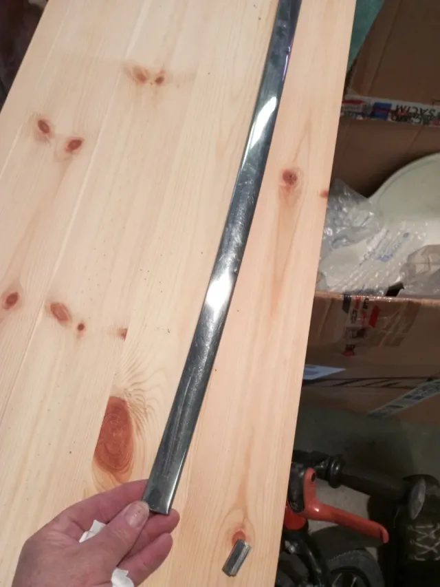 Moldura capó Seat 1500 Bifaro