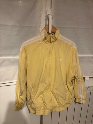 Chaqueta Adidas Amarilla con Rayas Blancas