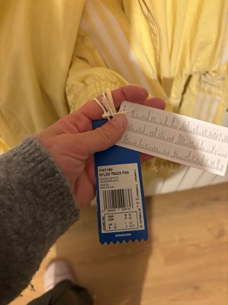 Chaqueta Adidas Amarilla con Rayas Blancas