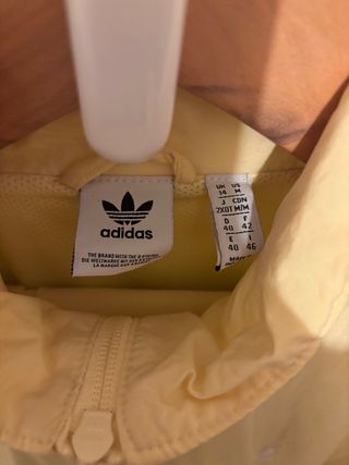 Chaqueta Adidas Amarilla con Rayas Blancas