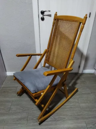 Mecedora antigua plegable