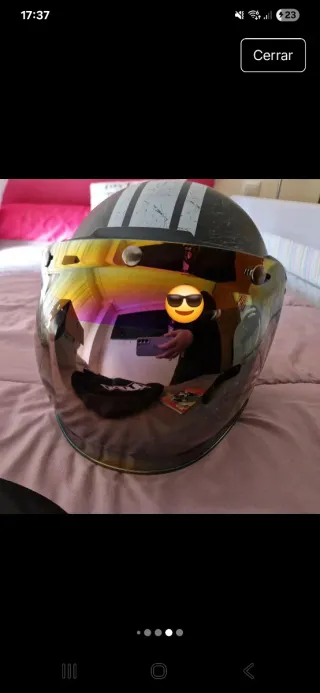 Casco de moto con visera iridiscente