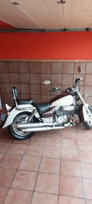Hyosung Aquila GV 250cc. Año 2001, solo 4.302 km.