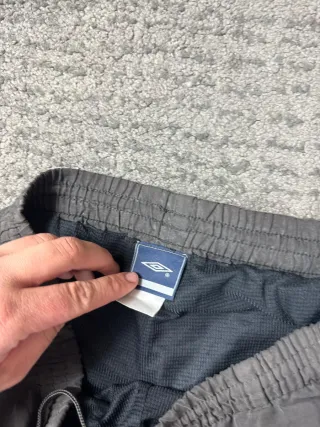 ¡¡OFERTA!! Talla M Pantalón Umbro Impermeable