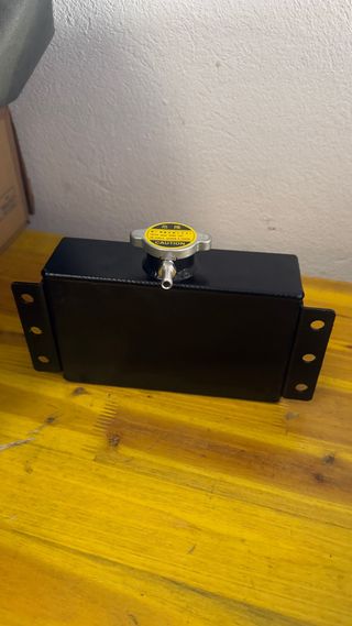 Depósito expansión universal negro