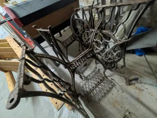 2 Bases Máquina Coser Antigua Hierro Fundido