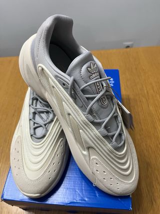 Adidas OZELIA Talla 44 Beige/Gris