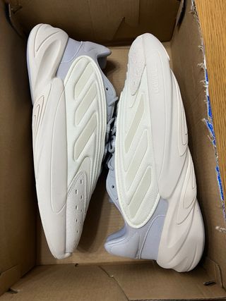 Adidas OZELIA Talla 44 Beige/Gris