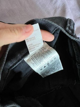 Vaqueros Diesel negros desgastados ajustados