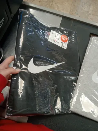 Camisetas Nike (Negra y Gris)