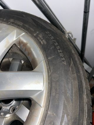 4 Neumáticos con Llantas Originales VW