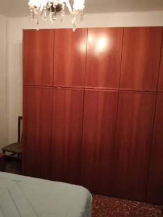 Dormitorio completo: Cama, Mesitas y Armario